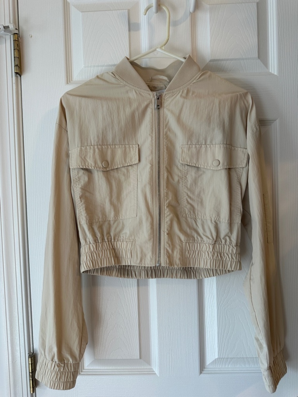 Like New Mango Beige Cropped Bomber Jacket with Flap Pockets - Size Small - Picture 5 of 11